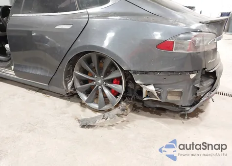 2015 Tesla Model S 70D/85D/P85D из США, поврежденный, VIN 5YJSA1E25FF115077